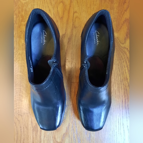 Clarks Bendables Women's Black Leather Zip Up Ankle Bootie Square Toe Sz 9.5 M - Picture 4 of 11